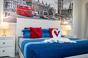 Beautiful 5 Bed Home in Solara With Private Pool