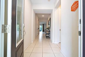 Beautiful 5 Bed Home in Solara With Private Pool