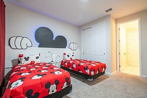 Beautiful 5 Bed Home in Solara With Private Pool