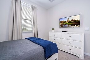 Beautiful 5 Bed Home in Solara With Private Pool