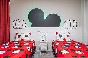 Beautiful 5 Bed Home in Solara With Private Pool