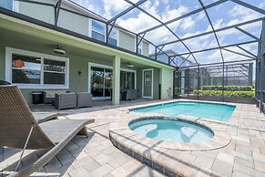 Beautiful 5 Bed Home in Solara With Private Pool