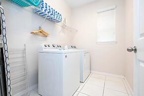 Beautiful 5 Bed Home in Solara With Private Pool