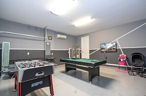 Beautiful 5 Bed Home in Solara With Private Pool