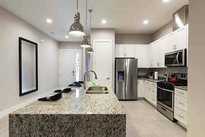 Stylish 4bed Townhome at Summerville Near Disney