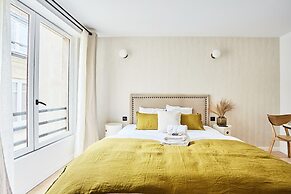 New Studio Center of Paris-bourse