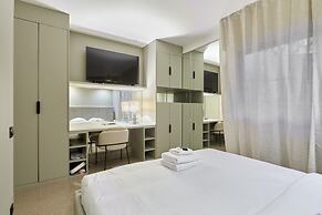 Superb Parisian Apartment / Pere Lachaise