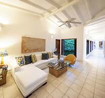 Yeguas V43 by Wynwood House