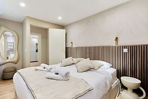 Superb Apartment Center of Paris