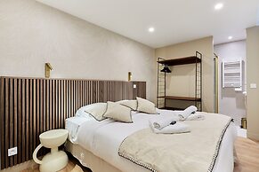 Superb Apartment Center of Paris