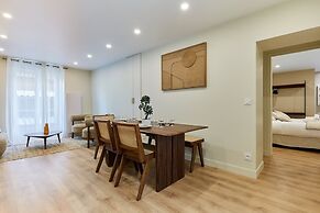 Superb Apartment Center of Paris