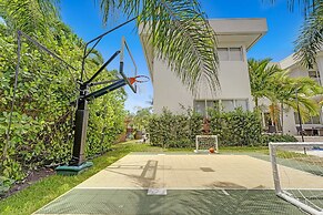 Luxurious Beach Retreat w/ Heated Pool&basketball