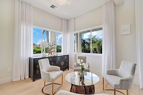 Luxurious Beach Retreat w/ Heated Pool&basketball