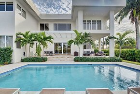 Luxurious Beach Retreat w/ Heated Pool&basketball