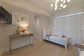 Luxurious Beach Retreat w/ Heated Pool&basketball