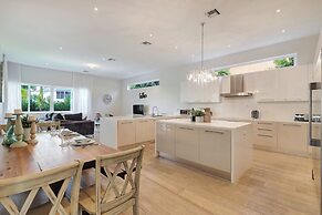 Luxurious Beach Retreat w/ Heated Pool&basketball