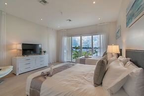 Luxurious Beach Retreat w/ Heated Pool&basketball