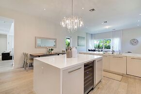 Luxurious Beach Retreat w/ Heated Pool&basketball