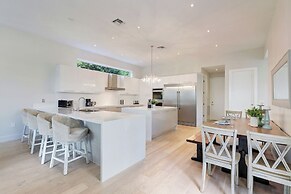 Luxurious Beach Retreat w/ Heated Pool&basketball