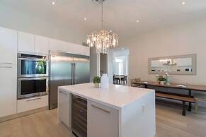 Luxurious Beach Retreat w/ Heated Pool&basketball