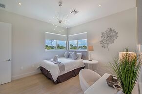 Luxurious Beach Retreat w/ Heated Pool&basketball