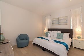 Luxurious Beach Retreat w/ Heated Pool&basketball