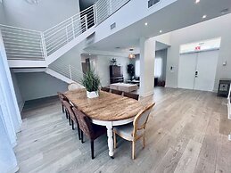 Luxurious Beach Retreat w/ Heated Pool&basketball