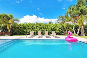 Luxurious Beach Retreat w/ Heated Pool&basketball