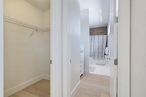 Luxurious Beach Retreat w/ Heated Pool&basketball