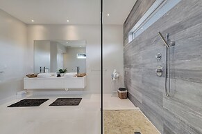 Luxurious Beach Retreat w/ Heated Pool&basketball