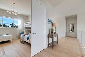 Luxurious Beach Retreat w/ Heated Pool&basketball