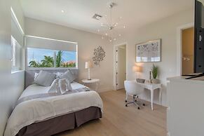 Luxurious Beach Retreat w/ Heated Pool&basketball