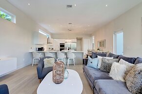 Luxurious Beach Retreat w/ Heated Pool&basketball