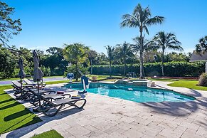 Luxurious 7-Bedroom Villa with Pool & Games