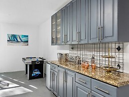 Luxurious 7-Bedroom Villa with Pool & Games