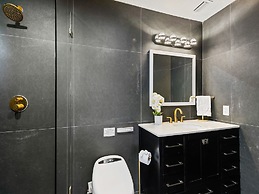 Luxurious 7-Bedroom Villa with Pool & Games