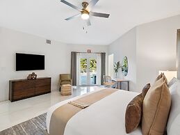 Luxurious 7-Bedroom Villa with Pool & Games