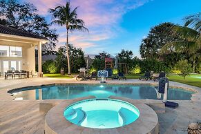 Luxurious 7-Bedroom Villa with Pool & Games