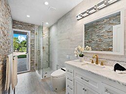 Luxurious 7-Bedroom Villa with Pool & Games