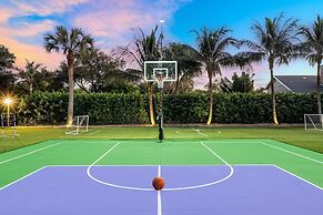 Luxurious 7-Bedroom Villa with Pool & Games