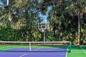 Luxurious 7-Bedroom Villa with Pool & Games