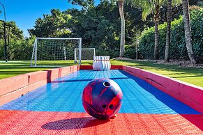 Luxurious 7-Bedroom Villa with Pool & Games