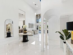 Luxurious 7-Bedroom Villa with Pool & Games