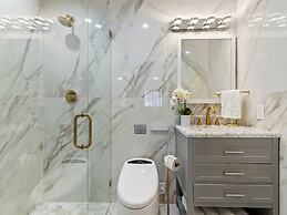 Luxurious 7-Bedroom Villa with Pool & Games