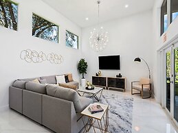 Luxurious 7-Bedroom Villa with Pool & Games