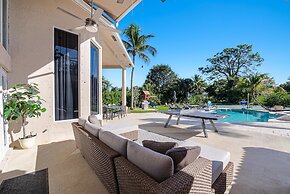 Luxurious 7-Bedroom Villa with Pool & Games