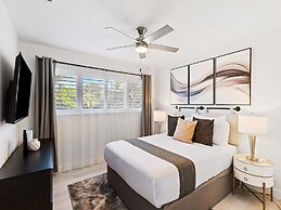 Luxurious 7-Bedroom Villa with Pool & Games