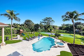 Luxurious 7-Bedroom Villa with Pool & Games