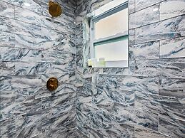 Luxurious 7-Bedroom Villa with Pool & Games