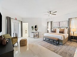 Luxurious 7-Bedroom Villa with Pool & Games